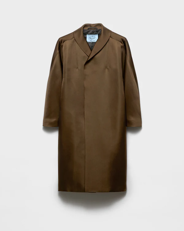 Single-breasted double satin coat