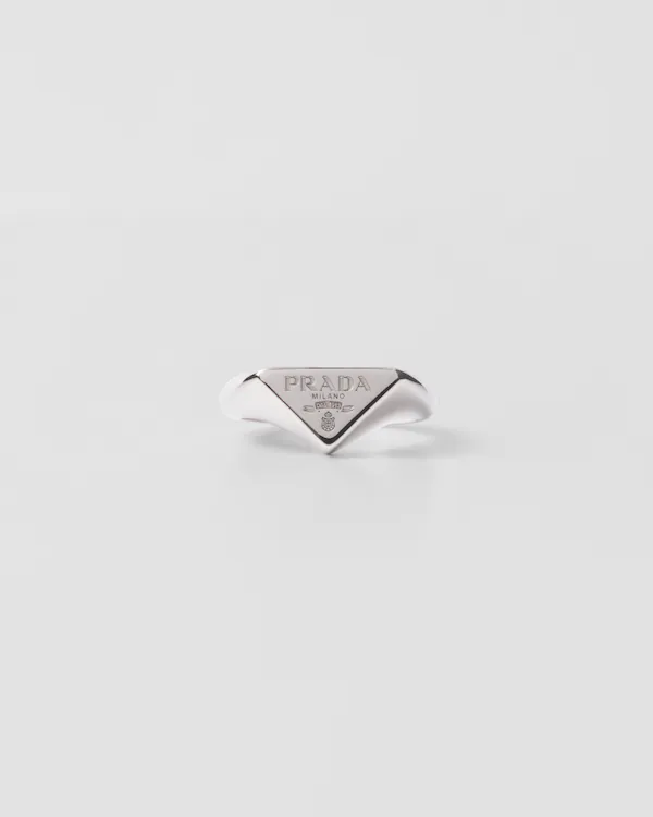 Silver ring Silver ring