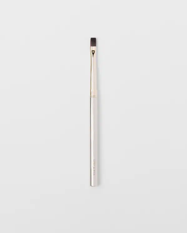 09 Lip filling brush 09 Lip filling brush