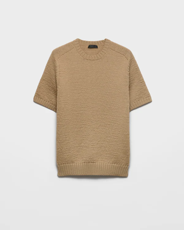 Short-sleeved wool sweater