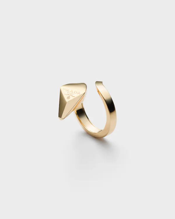 Eternal Gold snake ring in yellow gold
