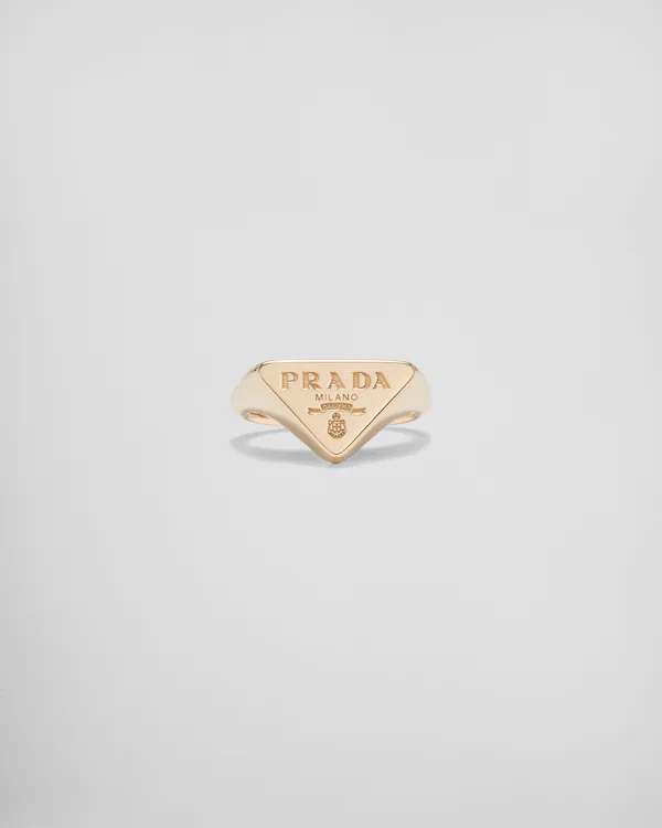 Eternal Gold signet ring in yellow gold