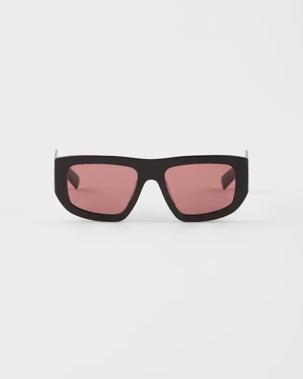 Sunglasses with triangle logo
