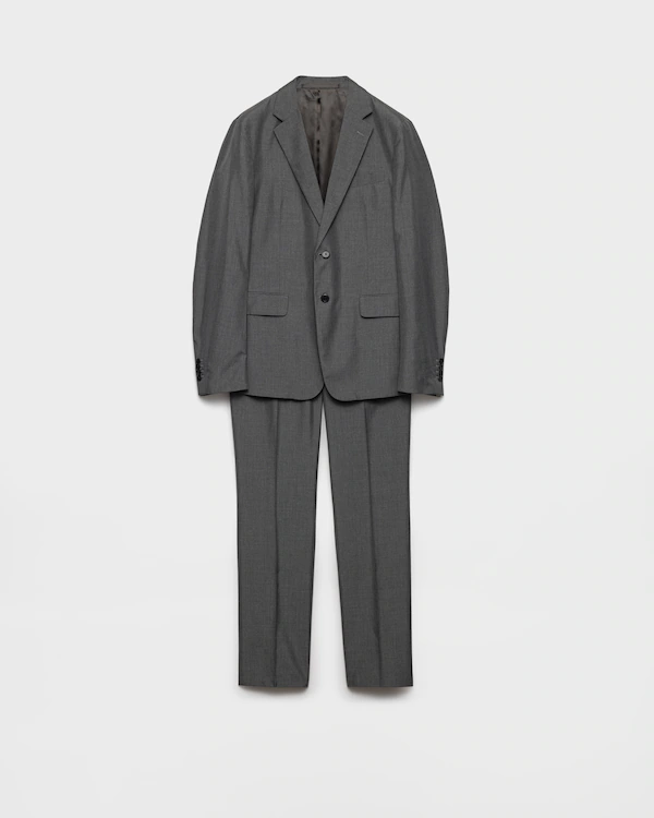 Single-breasted silk suit