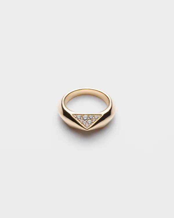 Eternal Gold ring in yellow gold and diamonds